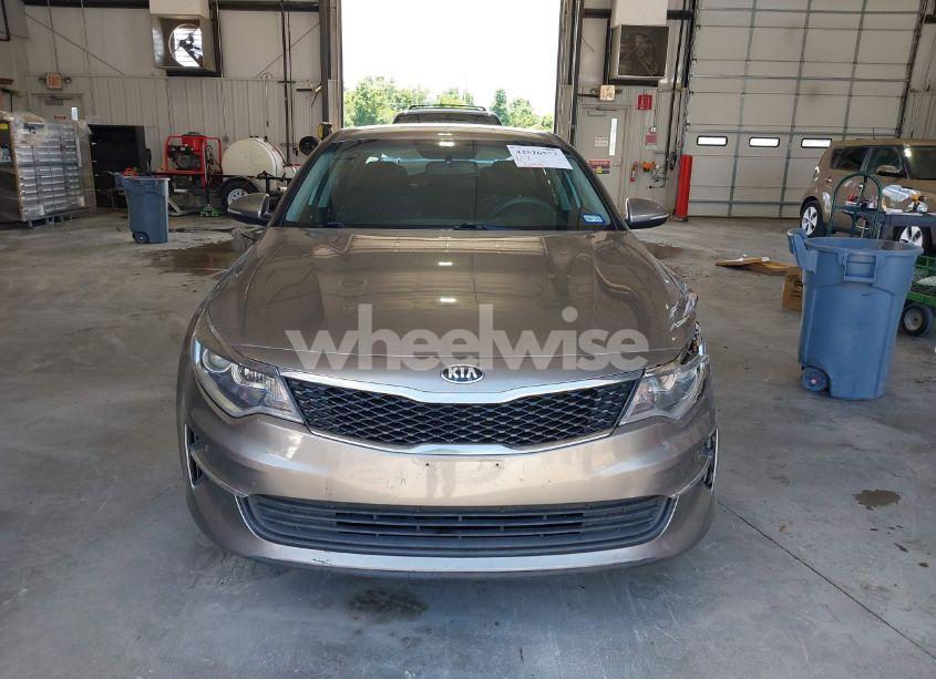 Photo 12 of 2018 Kia Optima LX (VIN 5XXGT4L35JG209561)
