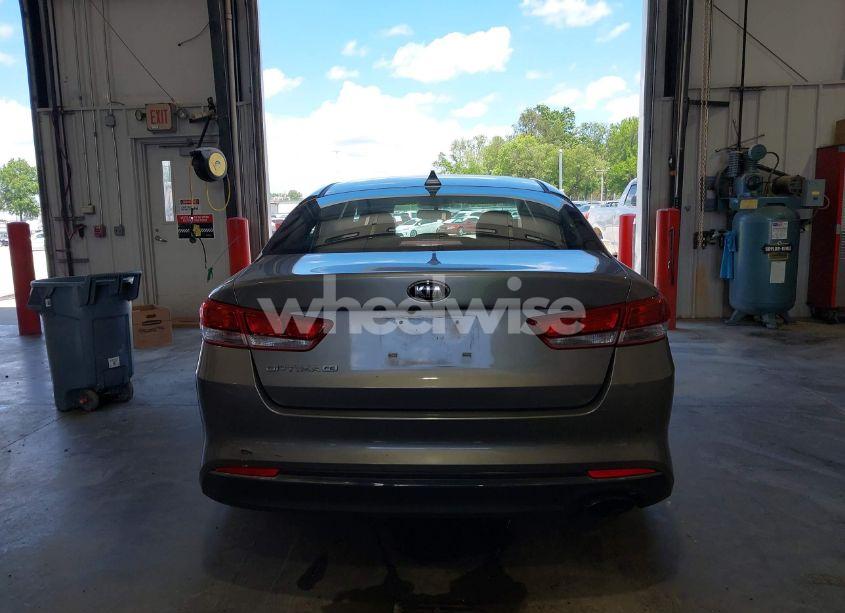 Photo 16 of 2018 Kia Optima LX (VIN 5XXGT4L35JG209561)