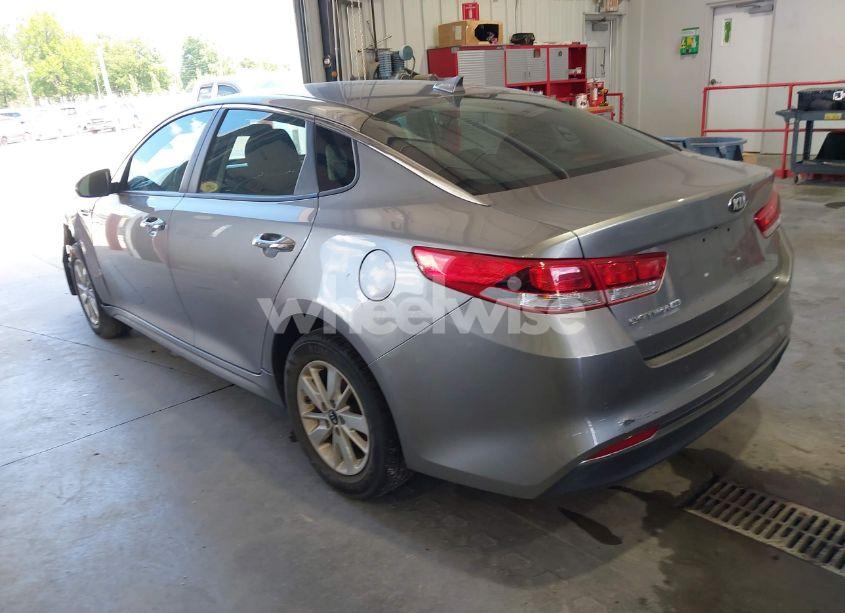 Photo 3 of 2018 Kia Optima LX (VIN 5XXGT4L35JG209561)