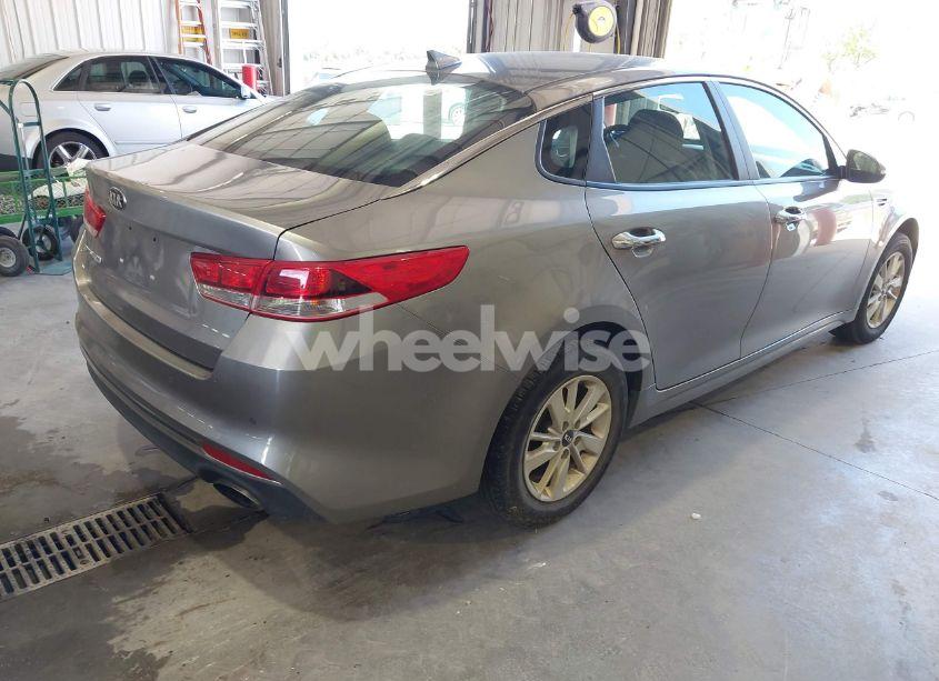 Photo 4 of 2018 Kia Optima LX (VIN 5XXGT4L35JG209561)