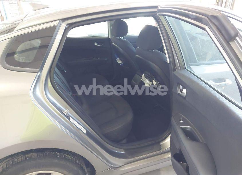 Photo 8 of 2018 Kia Optima LX (VIN 5XXGT4L35JG209561)