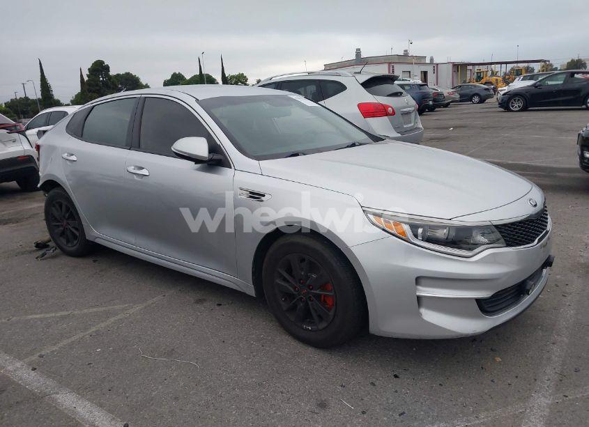 2018 Kia Optima LX (VIN 5XXGT4L35JG216039) main photo