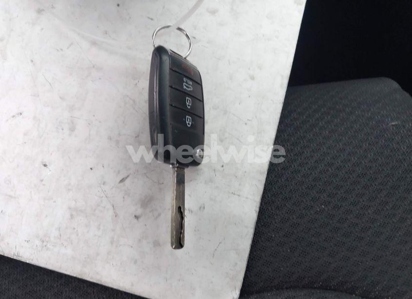 Photo 11 of 2018 Kia Optima LX (VIN 5XXGT4L35JG216039)