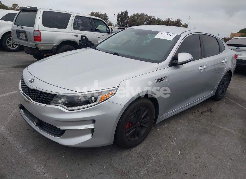 Photo 2 of 2018 Kia Optima LX (VIN 5XXGT4L35JG216039)