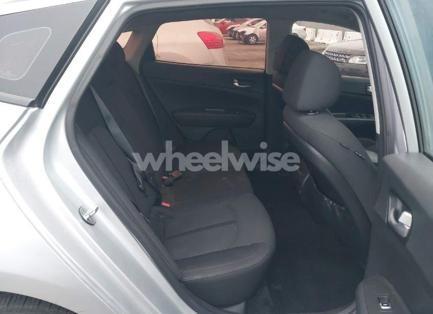 Photo 8 of 2018 Kia Optima LX (VIN 5XXGT4L35JG216039)