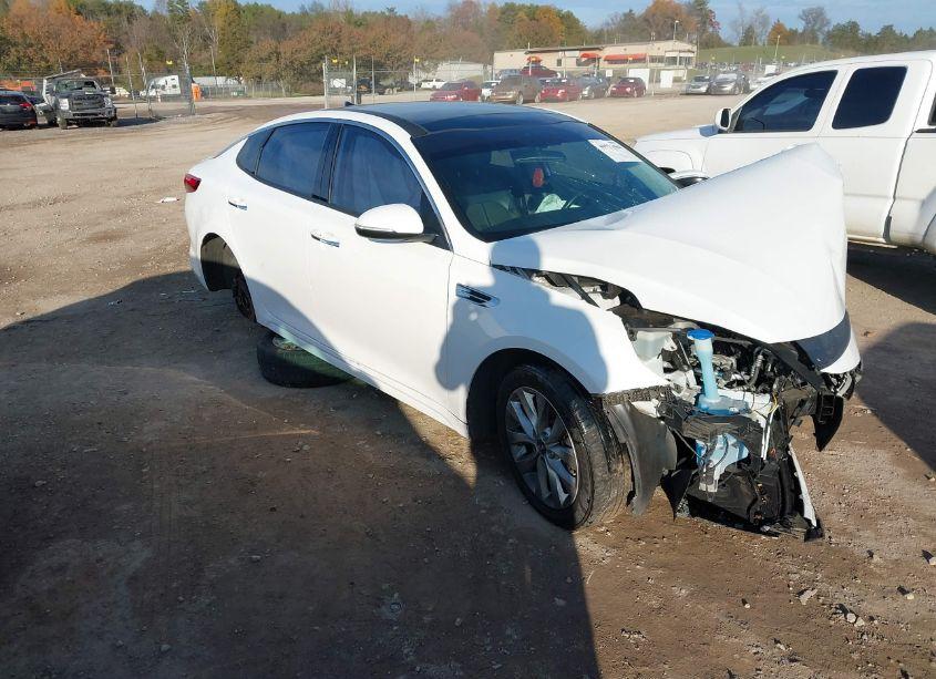 2018 Kia Optima S (VIN 5XXGT4L35JG221046) main photo