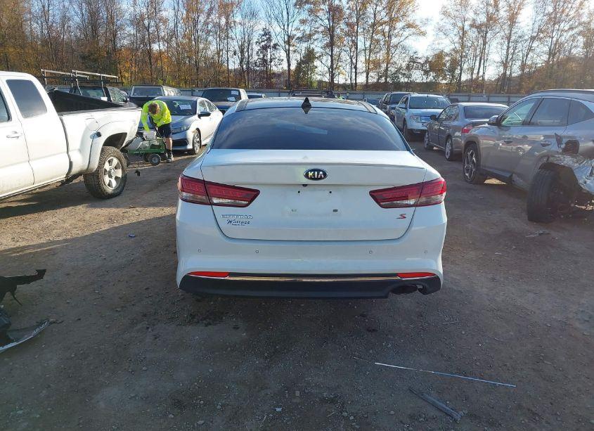 Photo 16 of 2018 Kia Optima S (VIN 5XXGT4L35JG221046)