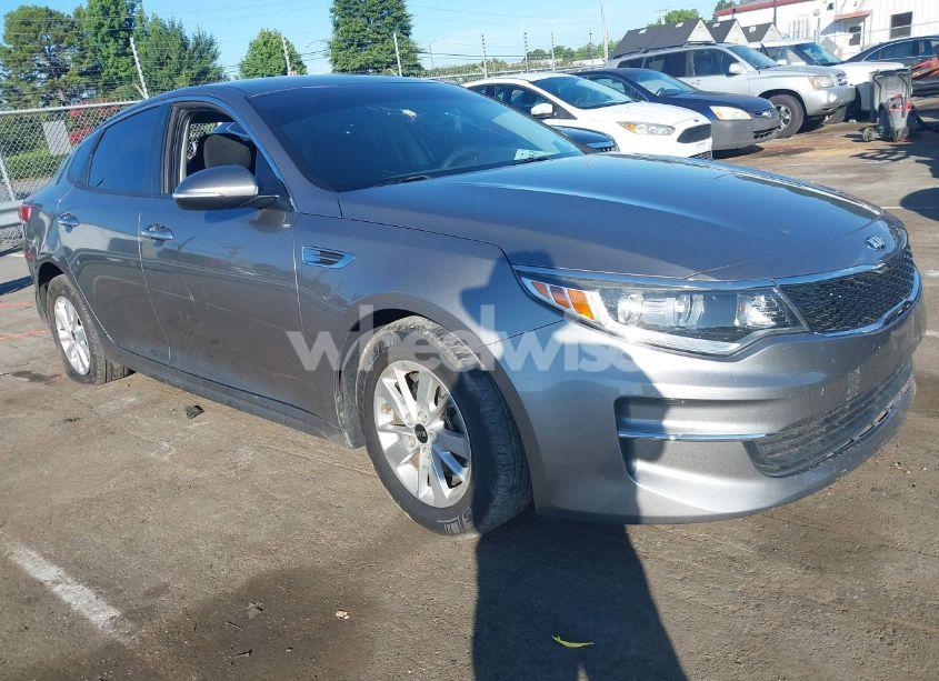 2018 Kia Optima LX (VIN 5XXGT4L35JG225811) main photo