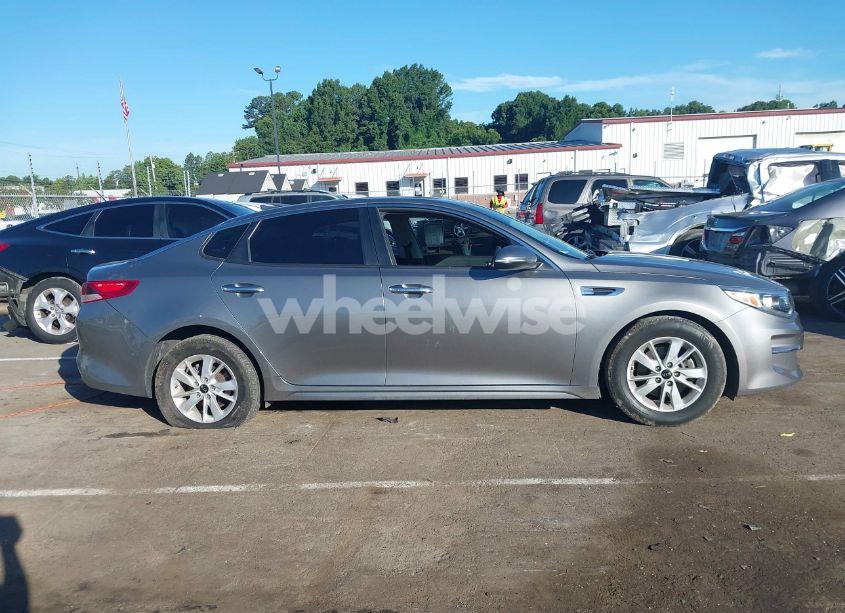 Photo 12 of 2018 Kia Optima LX (VIN 5XXGT4L35JG225811)