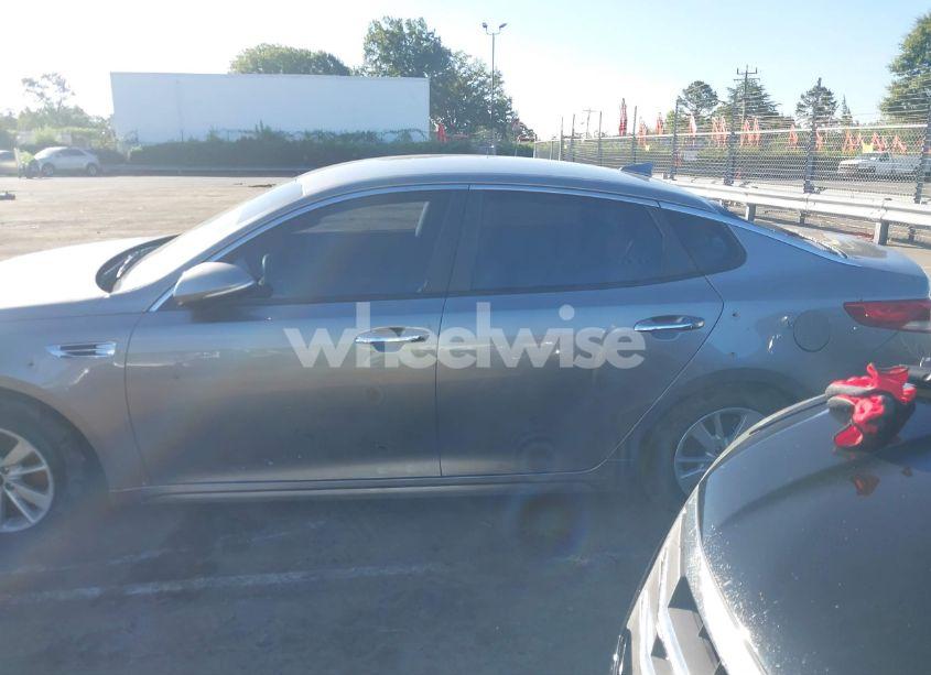 Photo 13 of 2018 Kia Optima LX (VIN 5XXGT4L35JG225811)