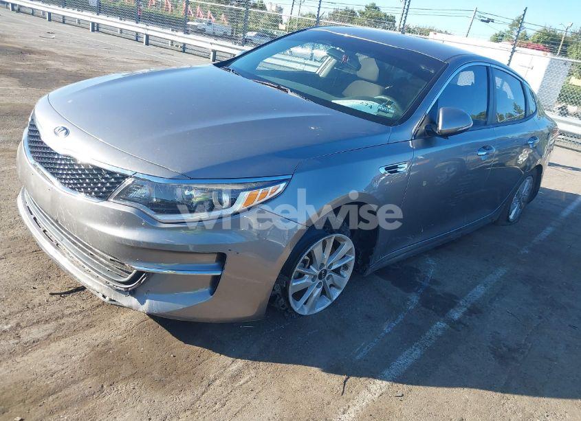 Photo 2 of 2018 Kia Optima LX (VIN 5XXGT4L35JG225811)