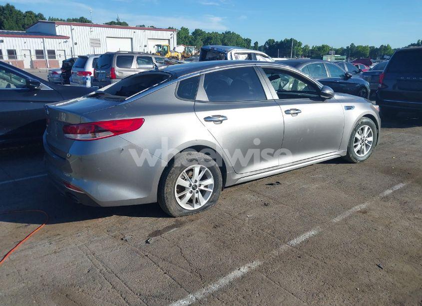 Photo 4 of 2018 Kia Optima LX (VIN 5XXGT4L35JG225811)