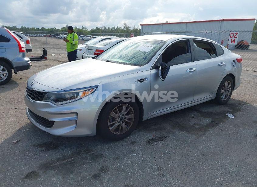 Photo 2 of 2018 Kia Optima LX (VIN 5XXGT4L35JG227803)