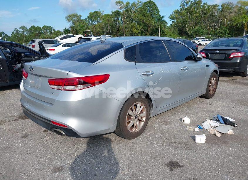 Photo 4 of 2018 Kia Optima LX (VIN 5XXGT4L35JG227803)