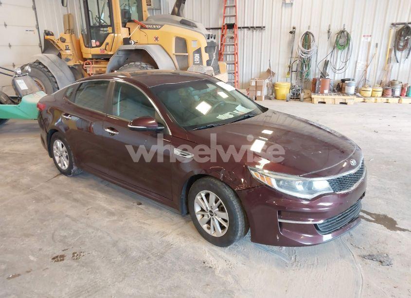 2018 Kia Optima LX (VIN 5XXGT4L35JG229518) main photo