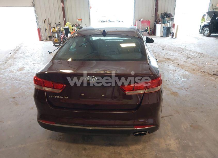 Photo 16 of 2018 Kia Optima LX (VIN 5XXGT4L35JG229518)