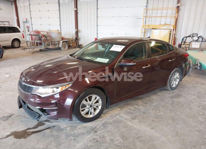 Photo 2 of 2018 Kia Optima LX (VIN 5XXGT4L35JG229518)