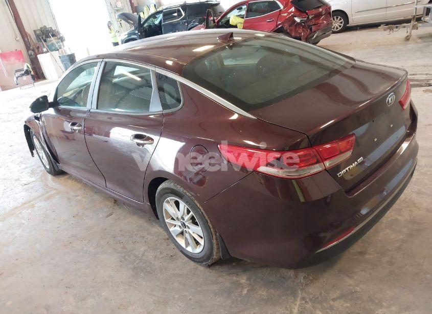 Photo 3 of 2018 Kia Optima LX (VIN 5XXGT4L35JG229518)
