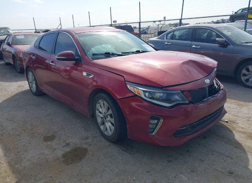 2018 Kia Optima S (VIN 5XXGT4L35JG231009) main photo