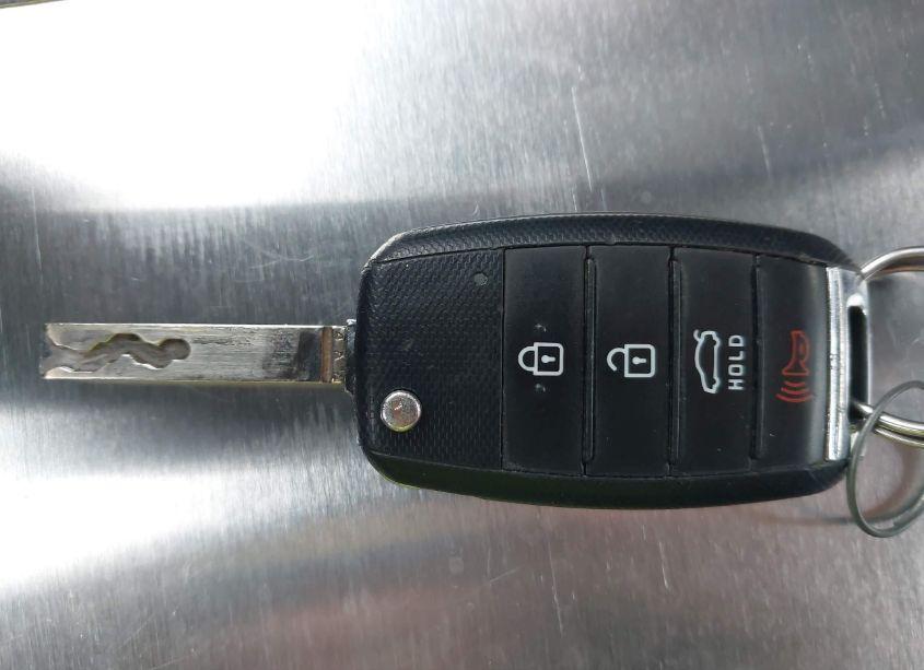 Photo 11 of 2018 Kia Optima S (VIN 5XXGT4L35JG231009)