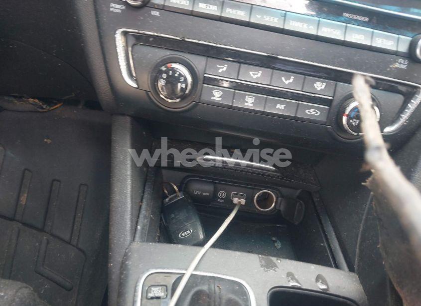 Photo 11 of 2018 Kia Optima S (VIN 5XXGT4L35JG236923)