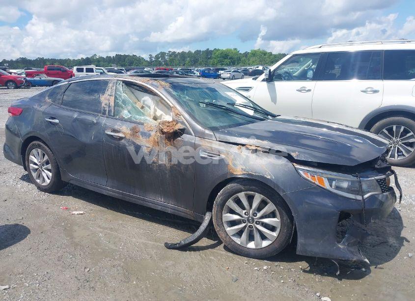 Photo 12 of 2018 Kia Optima S (VIN 5XXGT4L35JG236923)
