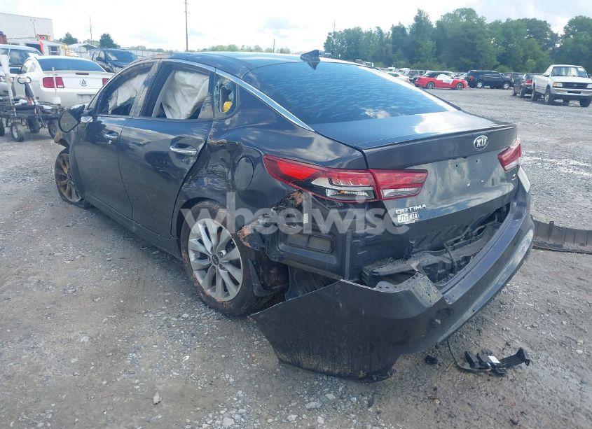 Photo 3 of 2018 Kia Optima S (VIN 5XXGT4L35JG236923)