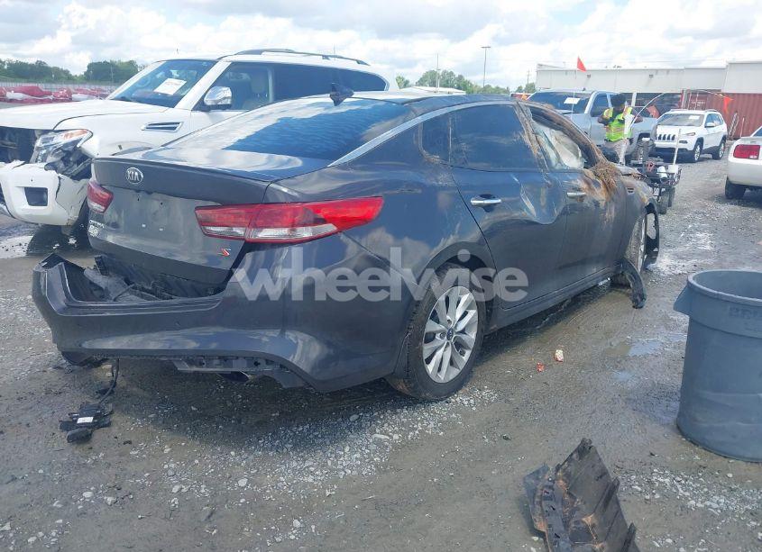 Photo 4 of 2018 Kia Optima S (VIN 5XXGT4L35JG236923)