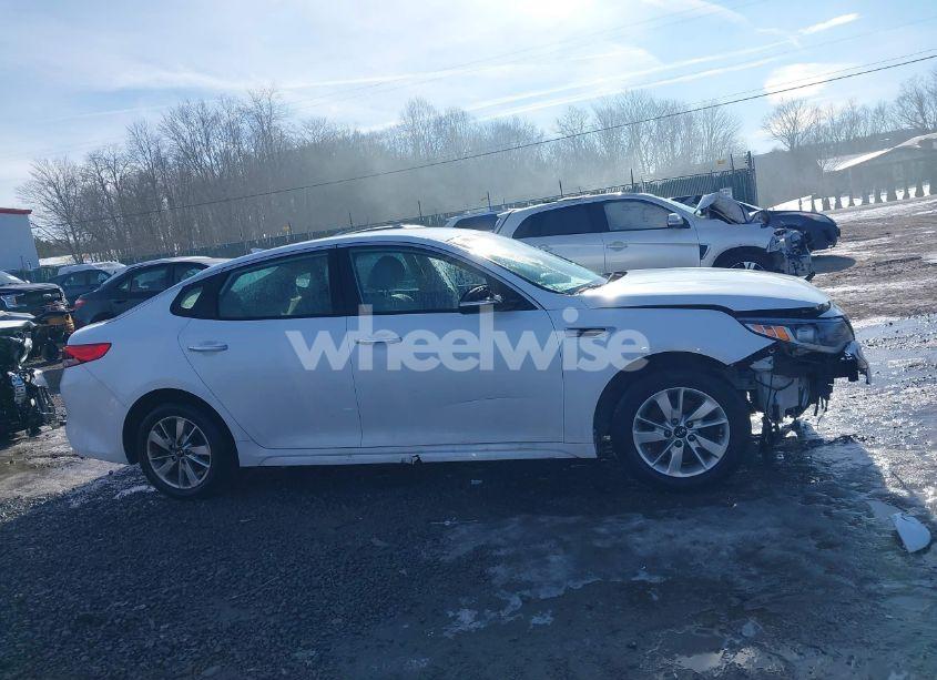 Photo 14 of 2018 Kia Optima LX (VIN 5XXGT4L35JG238414)