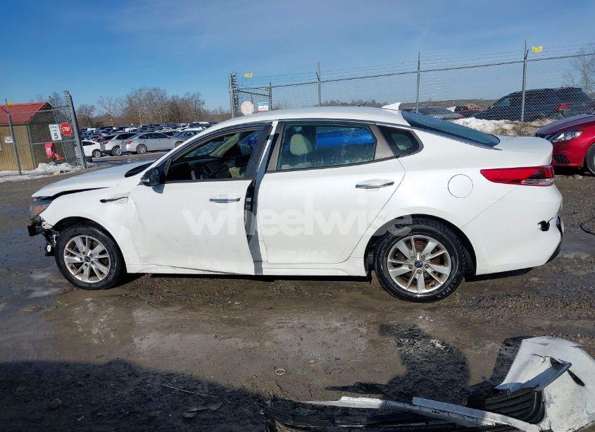Photo 15 of 2018 Kia Optima LX (VIN 5XXGT4L35JG238414)