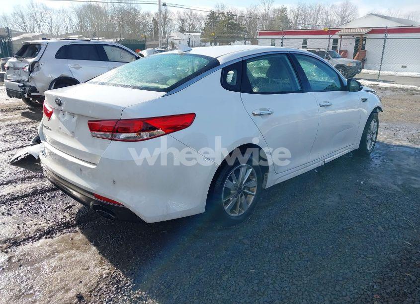 Photo 4 of 2018 Kia Optima LX (VIN 5XXGT4L35JG238414)