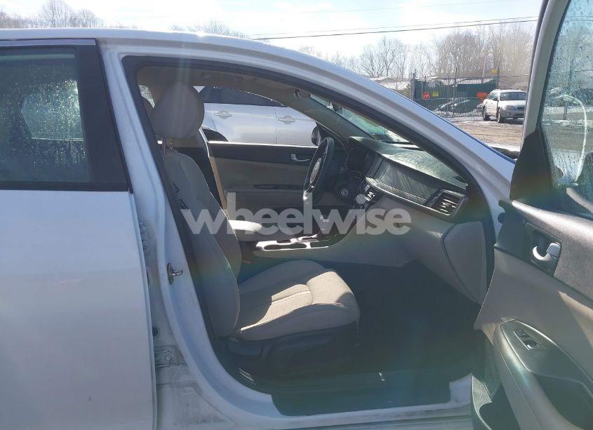 Photo 5 of 2018 Kia Optima LX (VIN 5XXGT4L35JG238414)