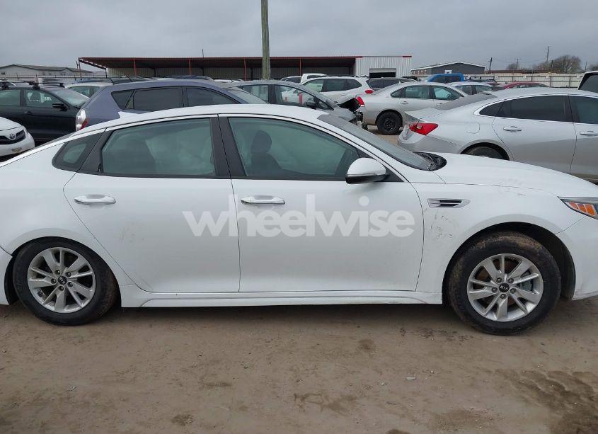 Photo 13 of 2018 Kia Optima LX (VIN 5XXGT4L35JG246223)