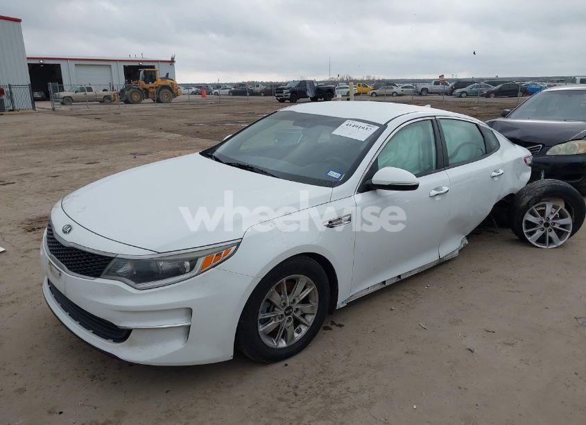 Photo 2 of 2018 Kia Optima LX (VIN 5XXGT4L35JG246223)