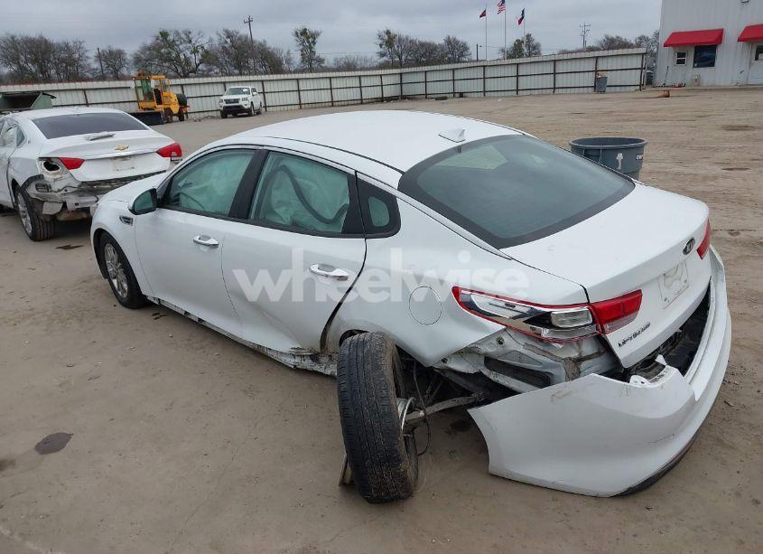 Photo 3 of 2018 Kia Optima LX (VIN 5XXGT4L35JG246223)