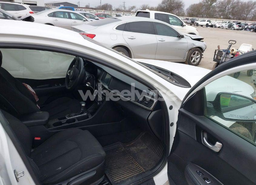 Photo 5 of 2018 Kia Optima LX (VIN 5XXGT4L35JG246223)