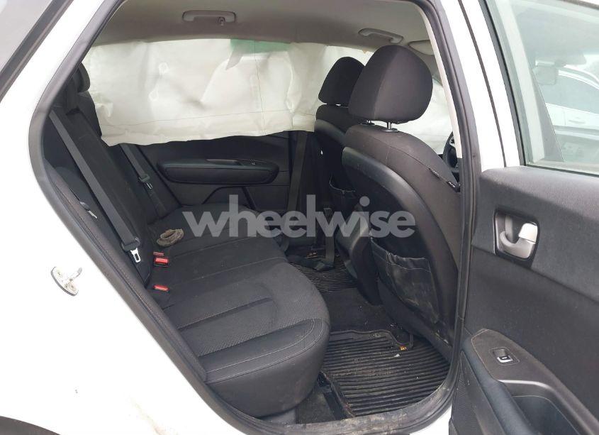 Photo 8 of 2018 Kia Optima LX (VIN 5XXGT4L35JG246223)