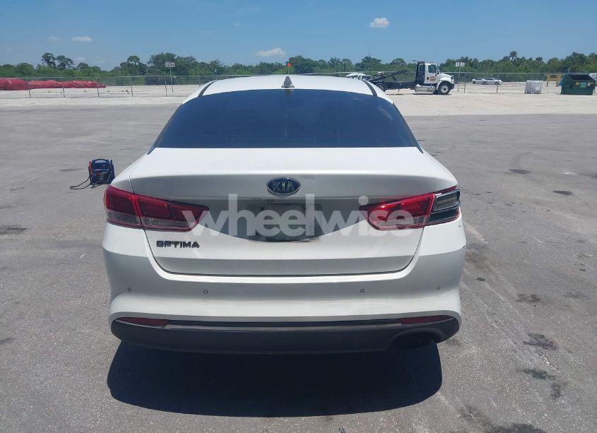 Photo 16 of 2018 Kia Optima LX (VIN 5XXGT4L35JG251681)