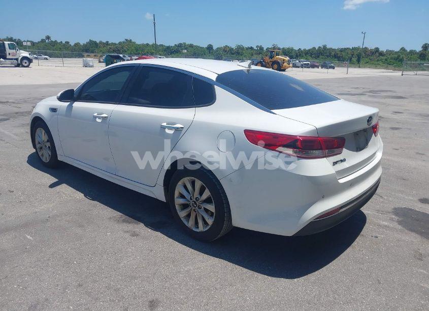 Photo 3 of 2018 Kia Optima LX (VIN 5XXGT4L35JG251681)