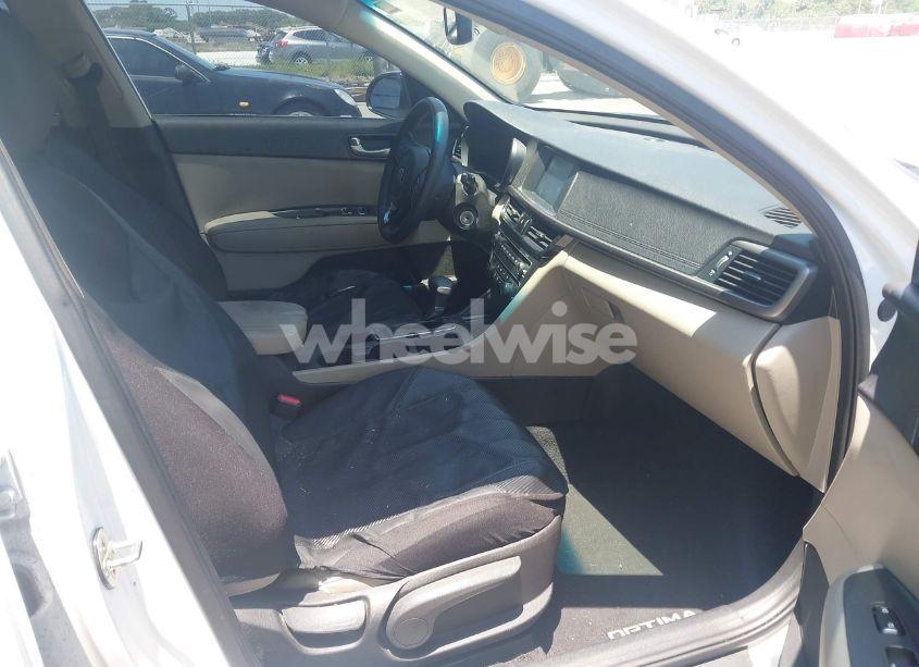 Photo 5 of 2018 Kia Optima LX (VIN 5XXGT4L35JG251681)
