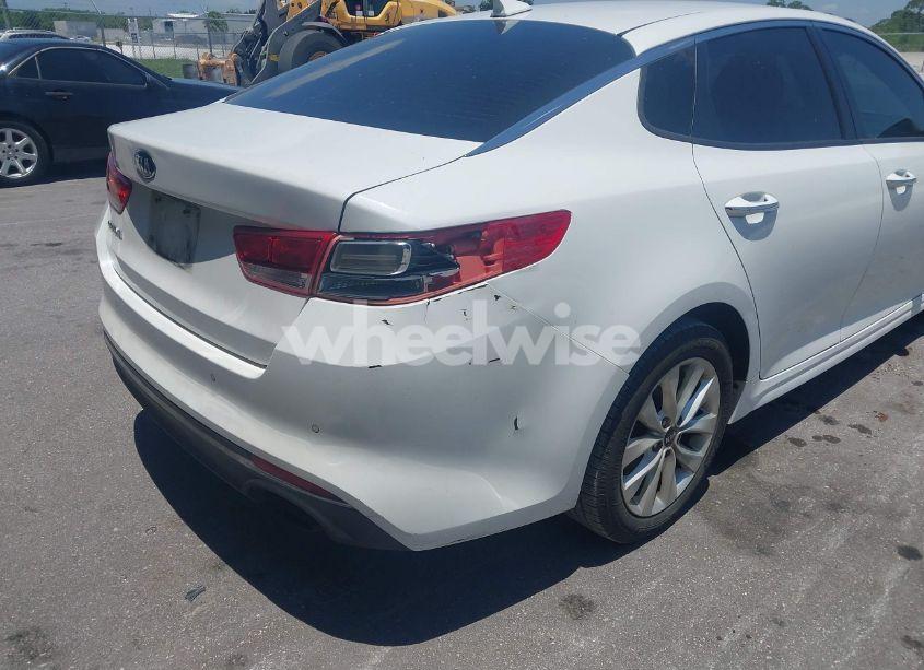 Photo 6 of 2018 Kia Optima LX (VIN 5XXGT4L35JG251681)