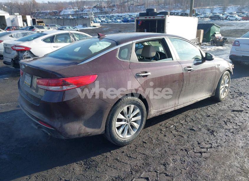 Photo 4 of 2018 Kia Optima LX (VIN 5XXGT4L35JG256363)