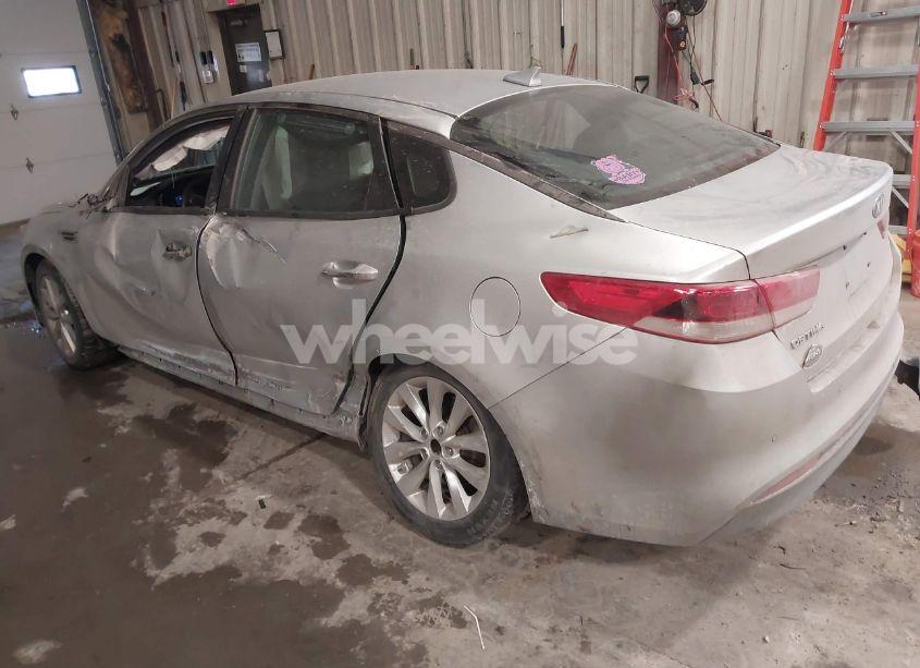 Photo 3 of 2018 Kia Optima LX (VIN 5XXGT4L35JG263409)