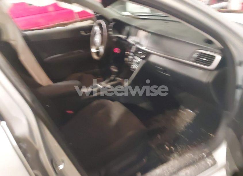 Photo 5 of 2018 Kia Optima LX (VIN 5XXGT4L35JG263409)