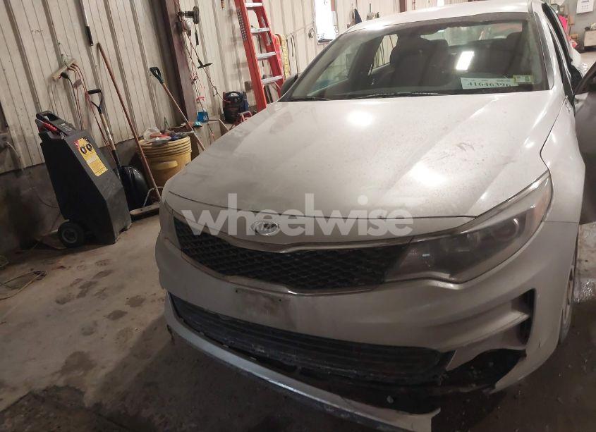 Photo 6 of 2018 Kia Optima LX (VIN 5XXGT4L35JG263409)