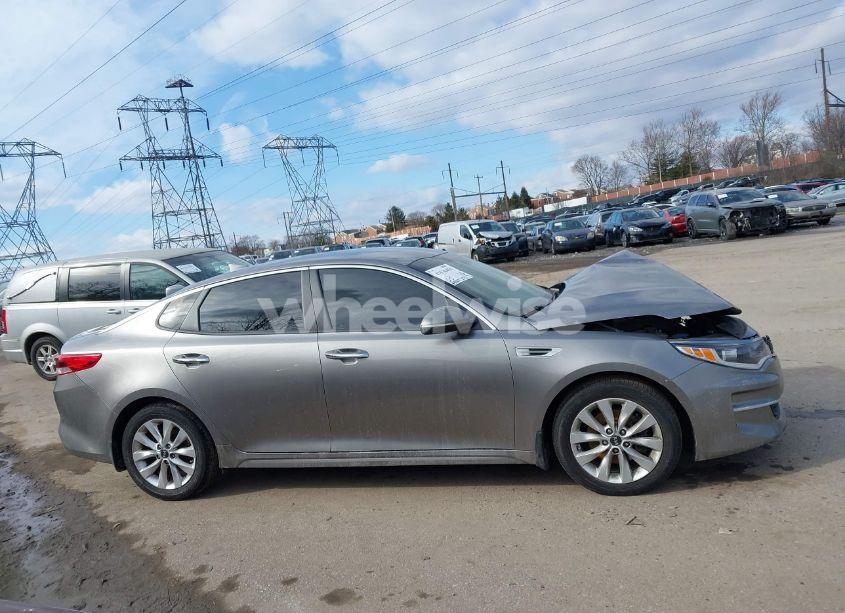 Photo 13 of 2018 Kia Optima LX (VIN 5XXGT4L35JG264477)