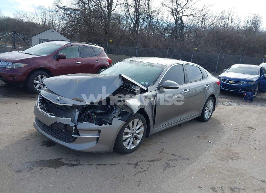 Photo 2 of 2018 Kia Optima LX (VIN 5XXGT4L35JG264477)