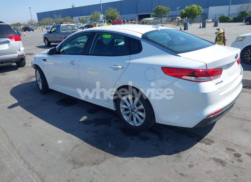 Photo 3 of 2018 Kia Optima LX (VIN 5XXGT4L35JG265371)