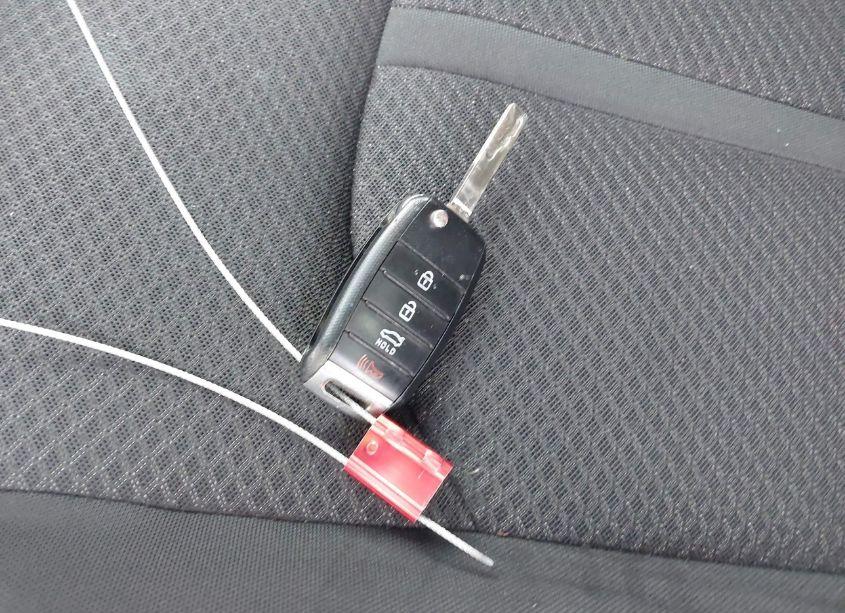 Photo 11 of 2018 Kia Optima LX (VIN 5XXGT4L35JG274717)