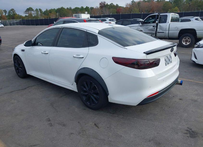 Photo 3 of 2018 Kia Optima LX (VIN 5XXGT4L35JG274717)